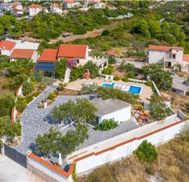 6 bedroom villa with pool in Milna, Brac Island sleeps 11